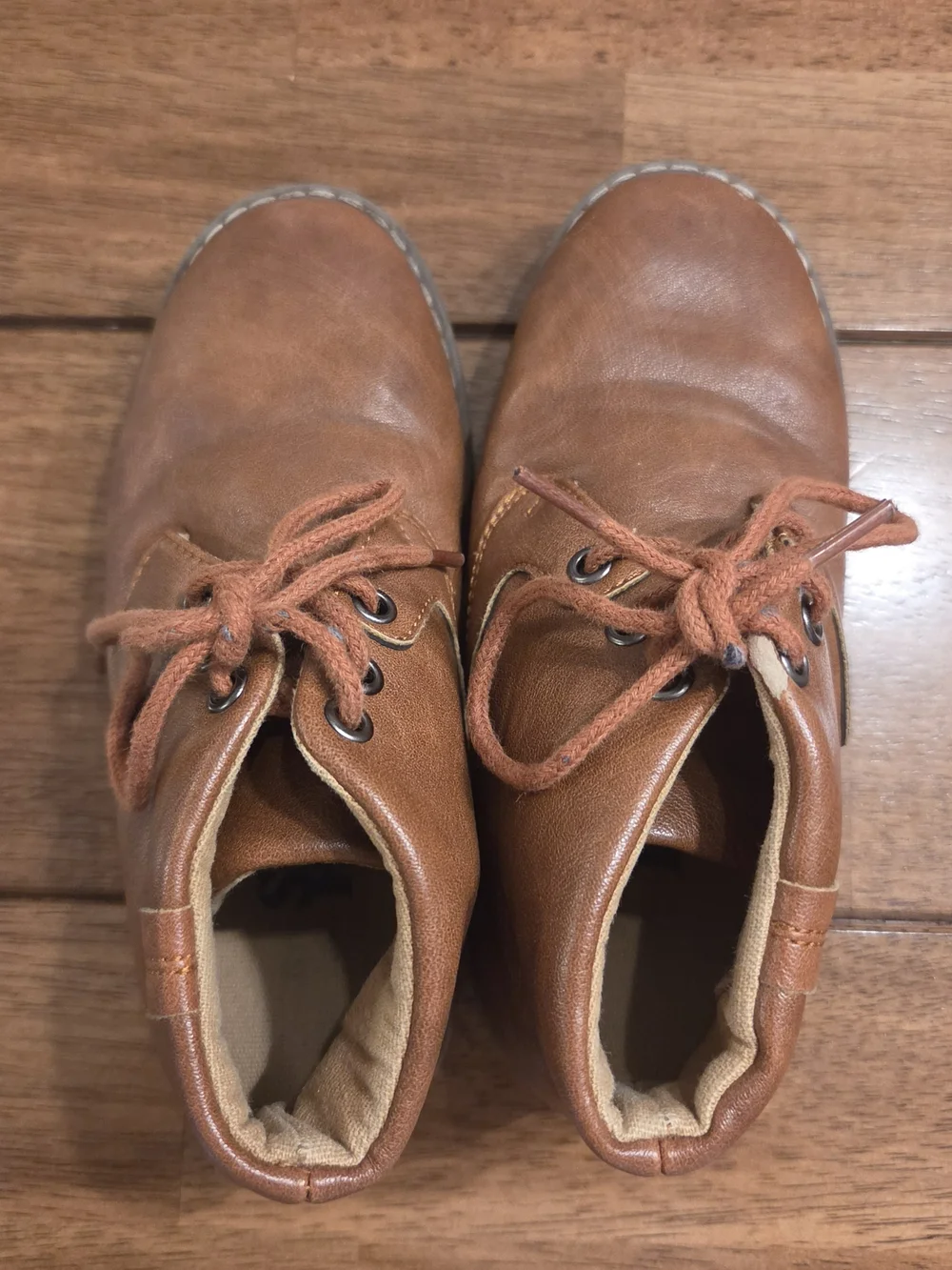 Boys Tan Leather Chukka Boots with Lace-Up Closure Size 11